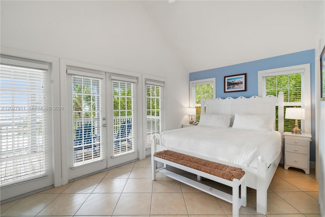 For Sale: $890,000 (3 beds, 2 baths, 1320 Square Feet)