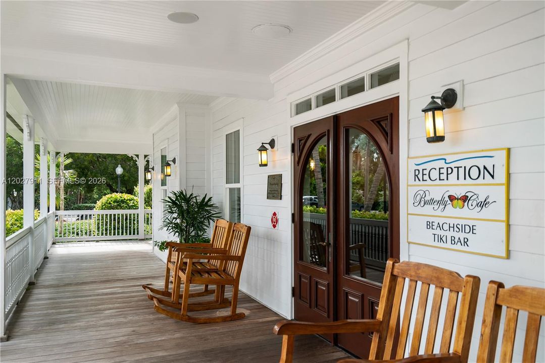 For Sale: $890,000 (3 beds, 2 baths, 1320 Square Feet)