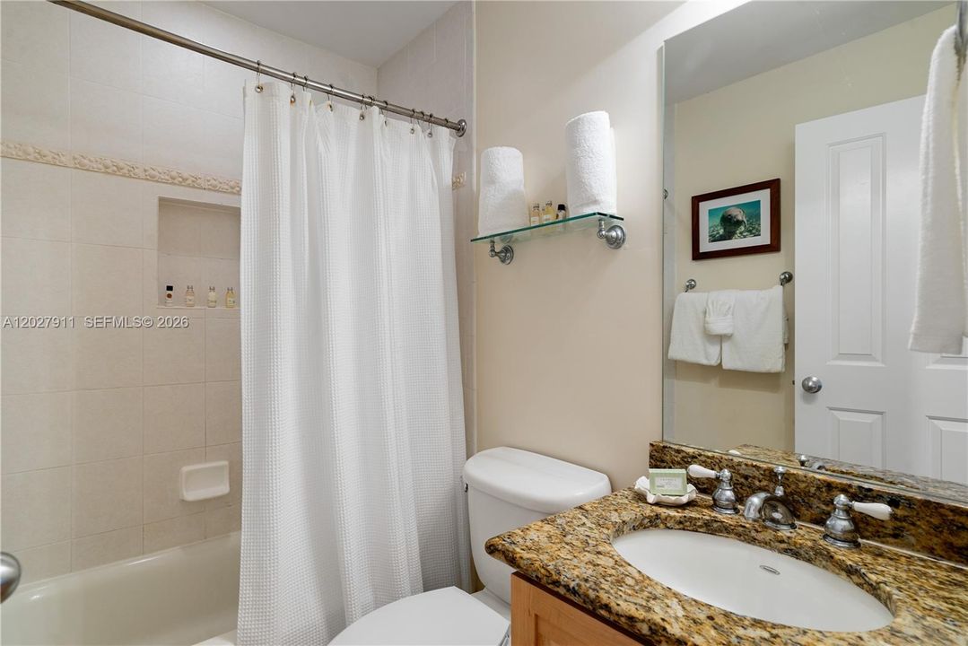 For Sale: $890,000 (3 beds, 2 baths, 1320 Square Feet)