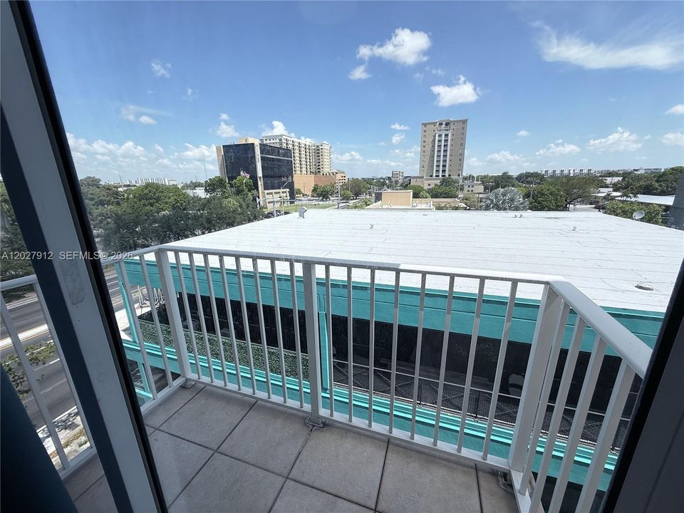 For Rent: $1,800 (1 beds, 1 baths, 598 Square Feet)
