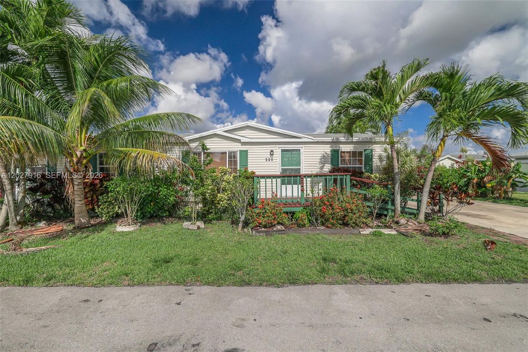 For Sale: $295,000 (3 beds, 2 baths, 1690 Square Feet)