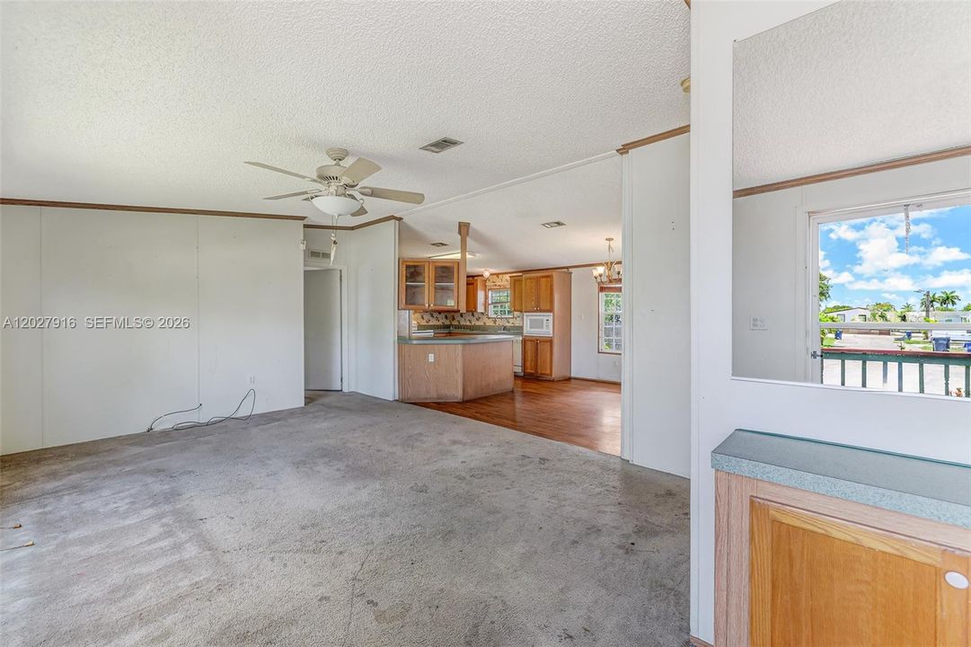 For Sale: $295,000 (3 beds, 2 baths, 1690 Square Feet)