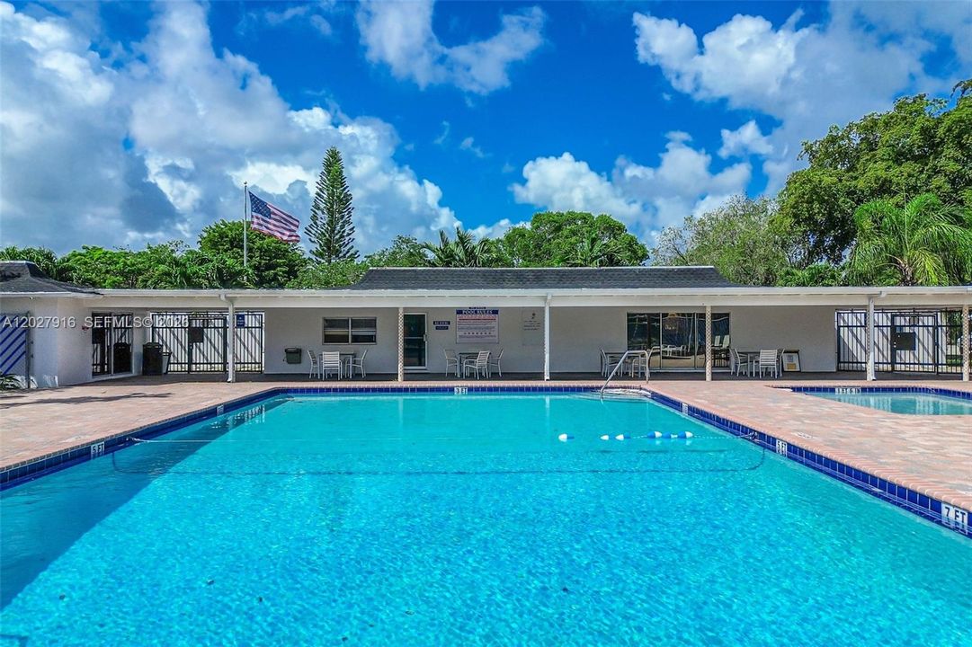 For Sale: $295,000 (3 beds, 2 baths, 1690 Square Feet)