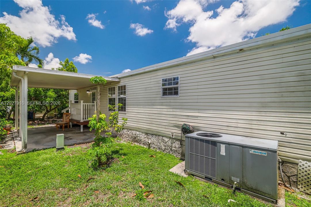For Sale: $295,000 (3 beds, 2 baths, 1690 Square Feet)