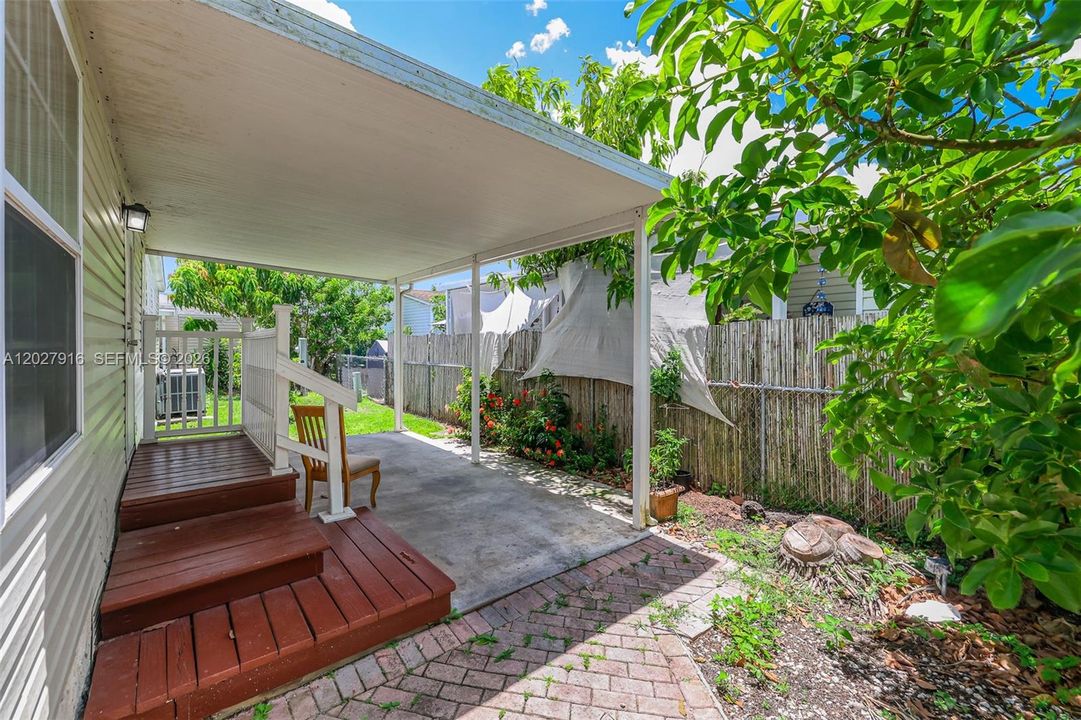 For Sale: $295,000 (3 beds, 2 baths, 1690 Square Feet)