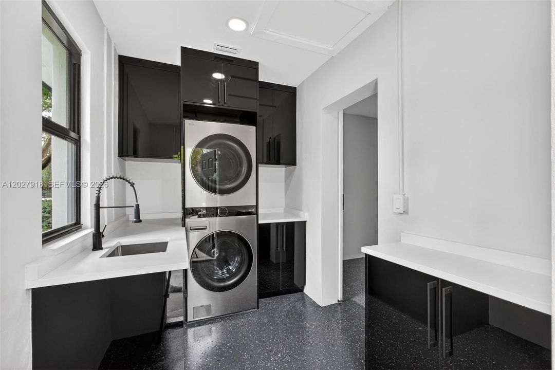 На продажу: $3,499,999 (5 спален, 4 ванн, 2962 Квадратных фут)