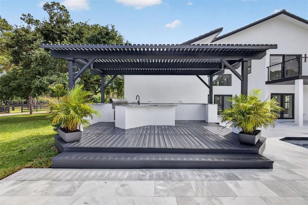 На продажу: $3,499,999 (5 спален, 4 ванн, 2962 Квадратных фут)