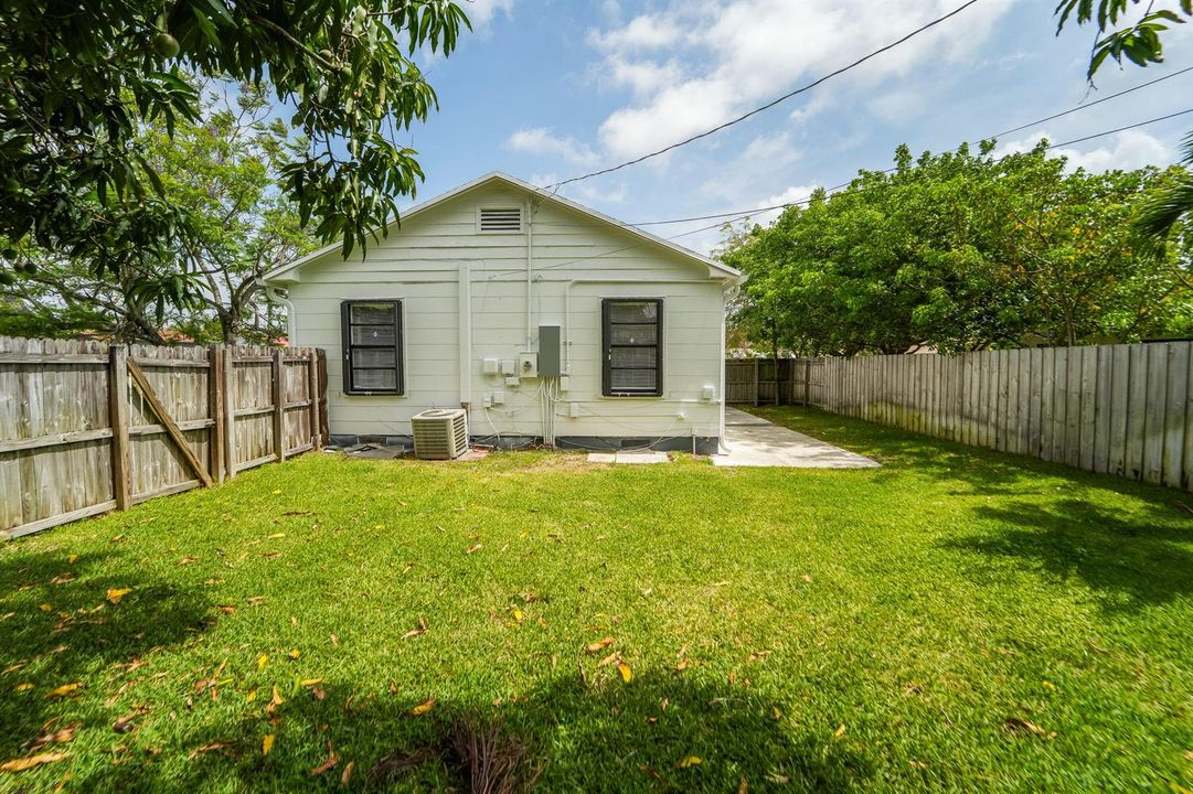 5000 Lake Ave WPB-6