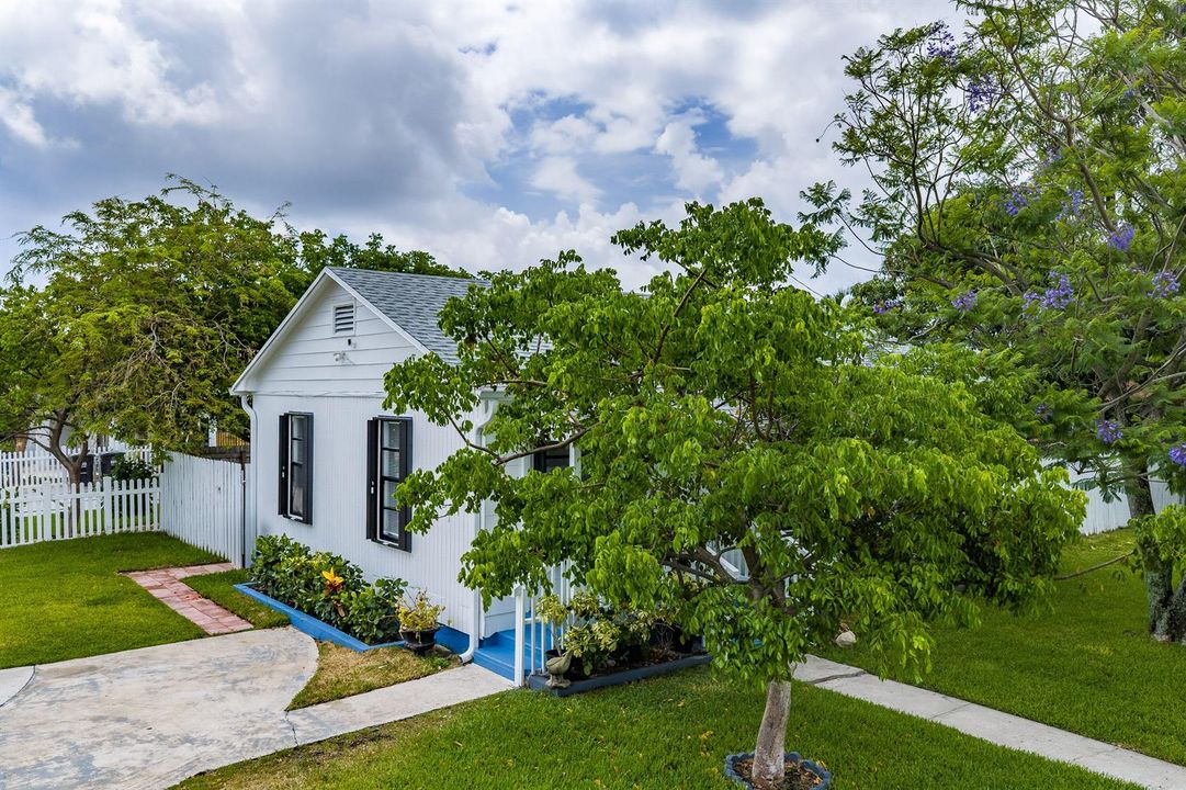 5000 Lake Ave WPB-19