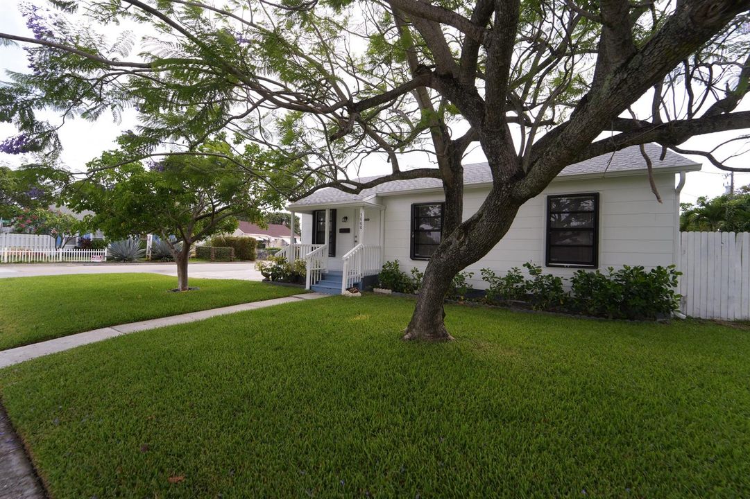 5000 Lake Ave WPB-14