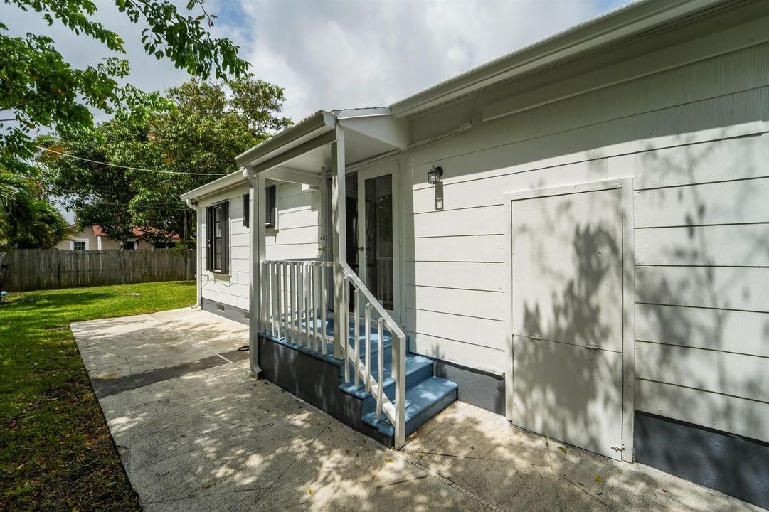 5000 Lake Ave WPB-2