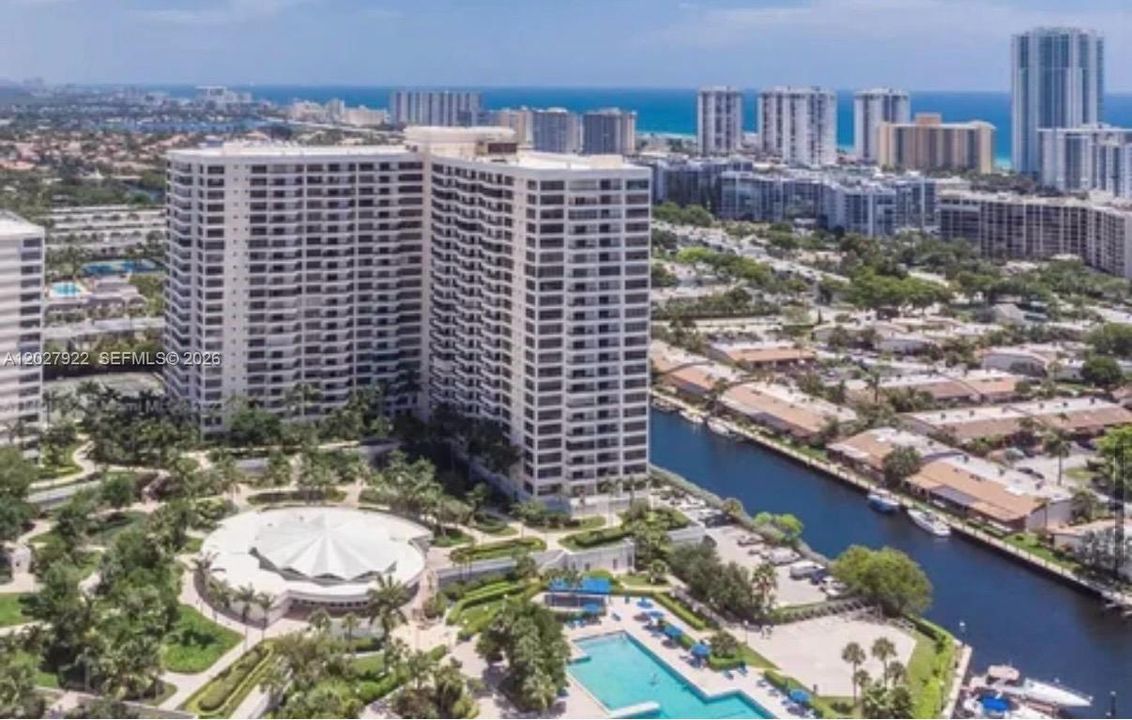 For Rent: $2,750 (2 beds, 2 baths, 1580 Square Feet)