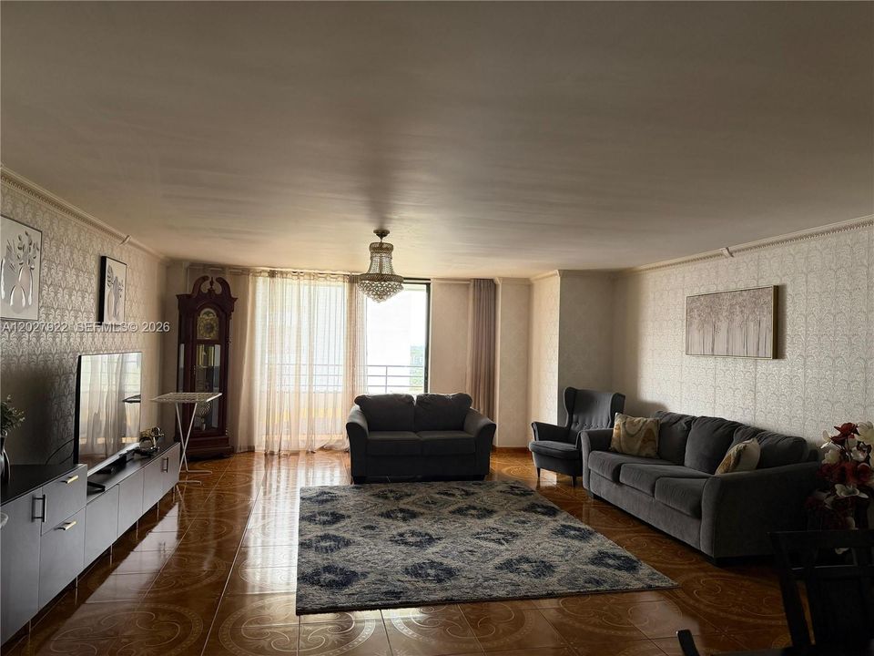 For Rent: $2,750 (2 beds, 2 baths, 1580 Square Feet)