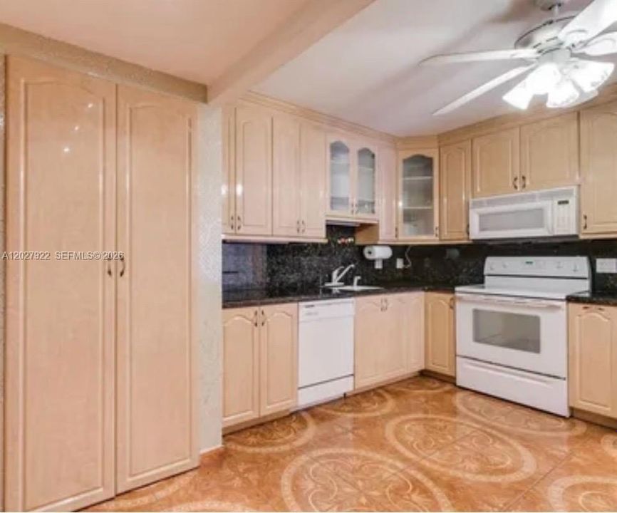 For Rent: $2,750 (2 beds, 2 baths, 1580 Square Feet)