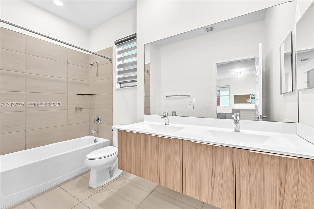 For Sale: $1,650,000 (4 beds, 4 baths, 3781 Square Feet)
