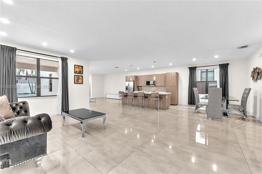 For Sale: $1,650,000 (4 beds, 4 baths, 3781 Square Feet)
