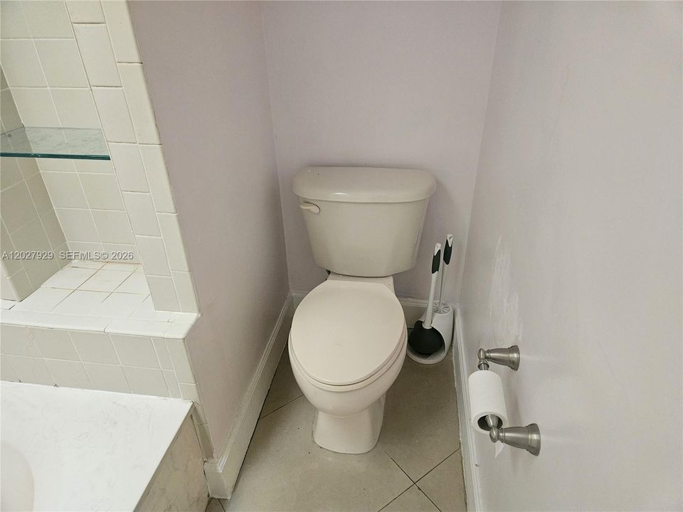 For Rent: $2,450 (2 beds, 2 baths, 1214 Square Feet)