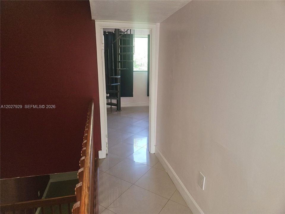 For Rent: $2,450 (2 beds, 2 baths, 1214 Square Feet)
