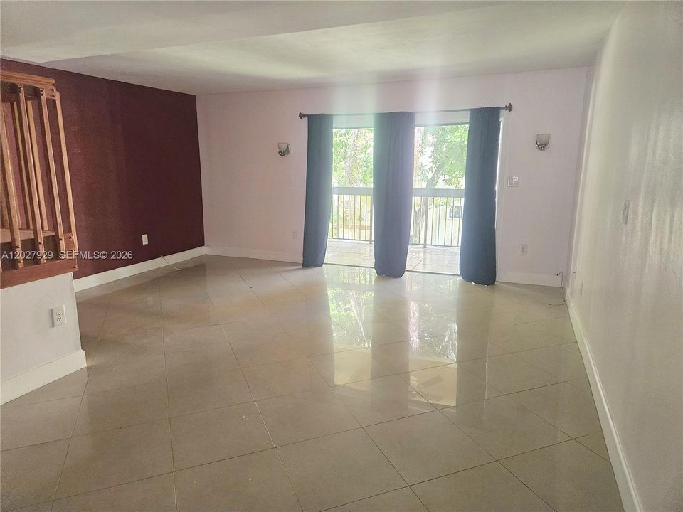 For Rent: $2,450 (2 beds, 2 baths, 1214 Square Feet)