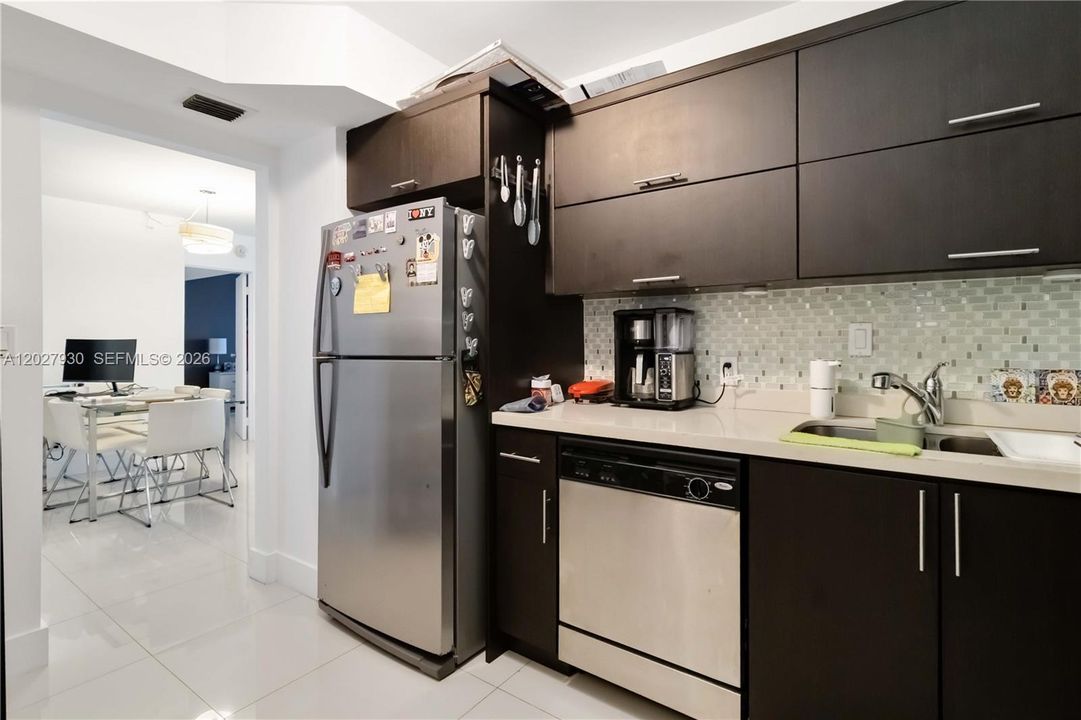 For Sale: $670,000 (2 beds, 2 baths, 1331 Square Feet)