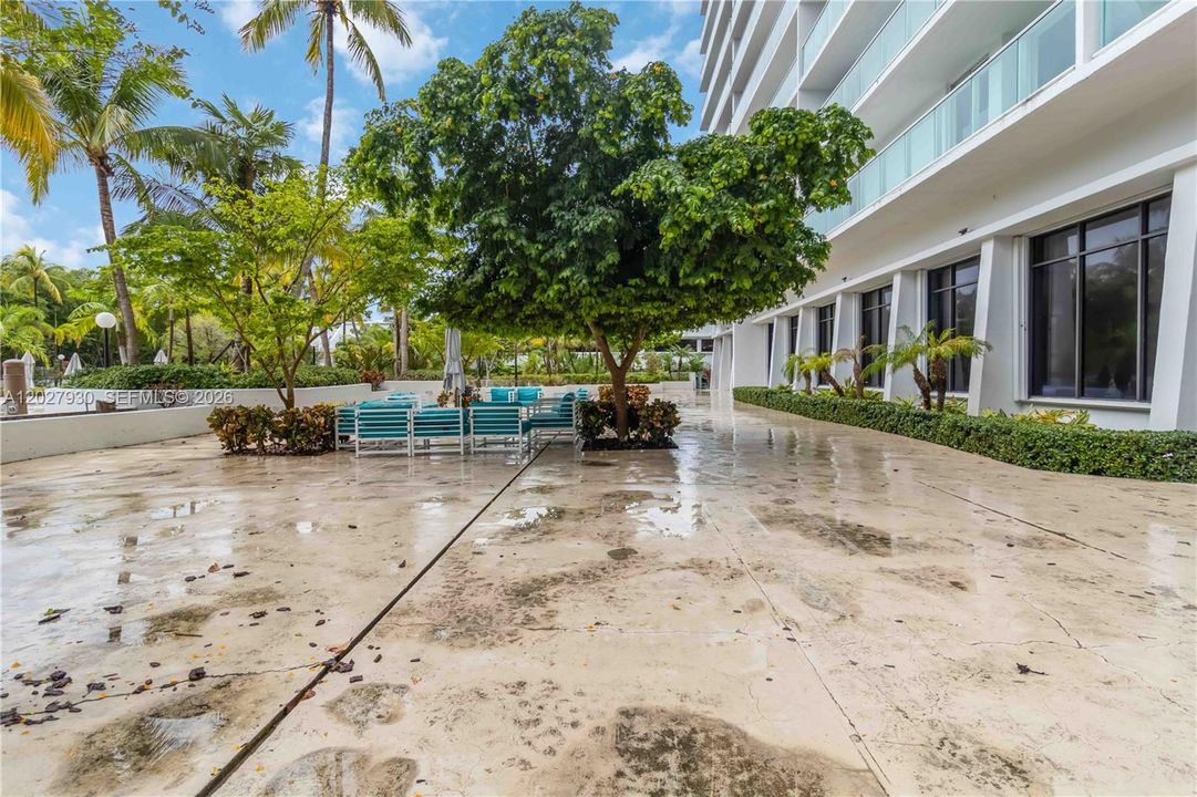 For Sale: $670,000 (2 beds, 2 baths, 1331 Square Feet)