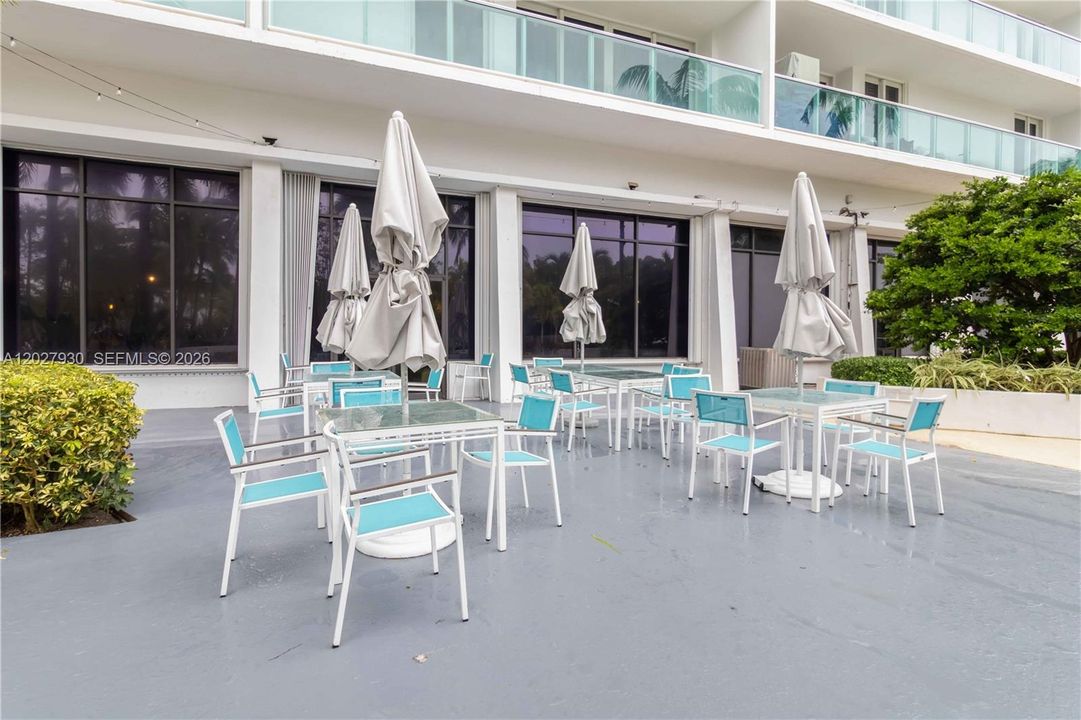 For Sale: $670,000 (2 beds, 2 baths, 1331 Square Feet)