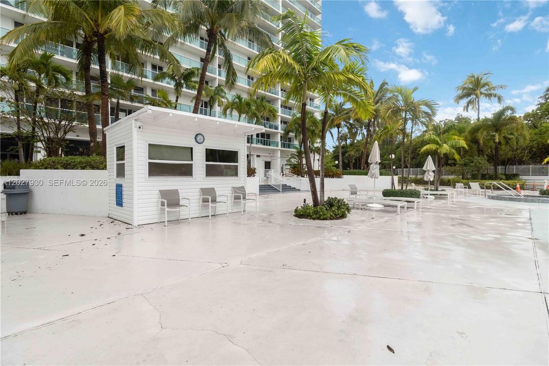 For Sale: $670,000 (2 beds, 2 baths, 1331 Square Feet)