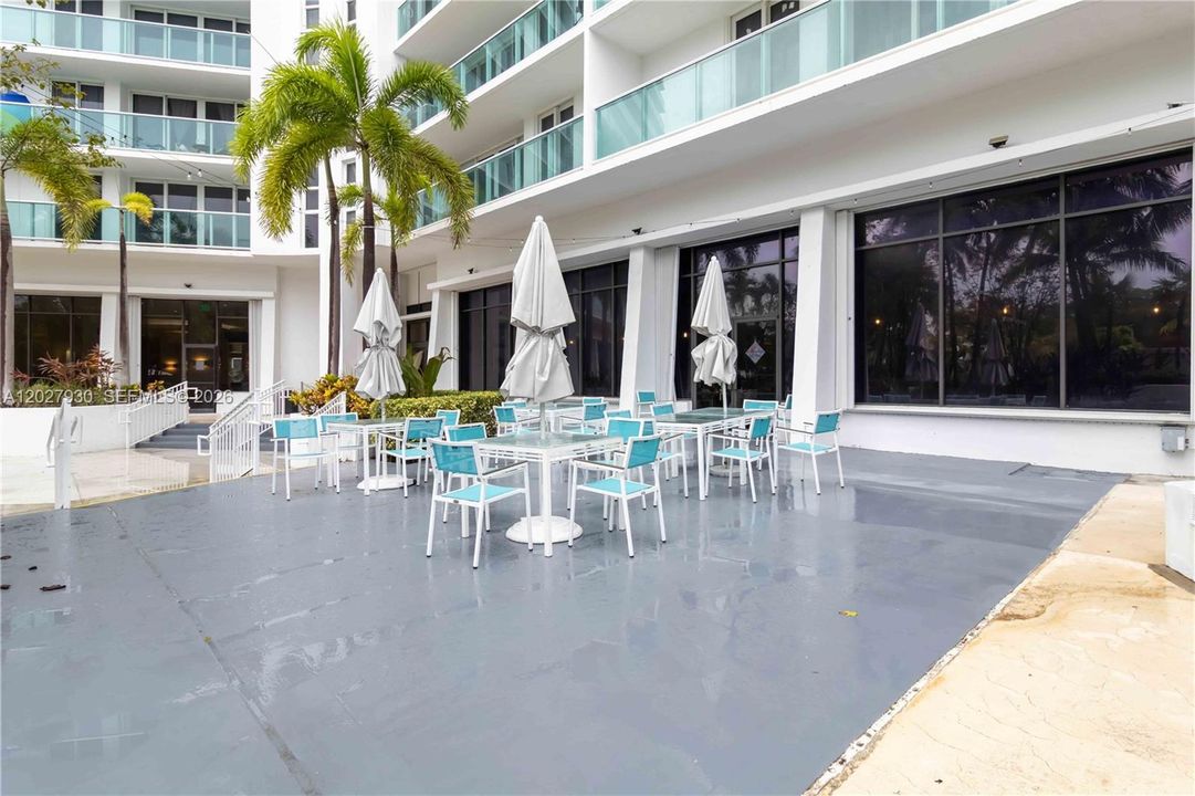 For Sale: $670,000 (2 beds, 2 baths, 1331 Square Feet)