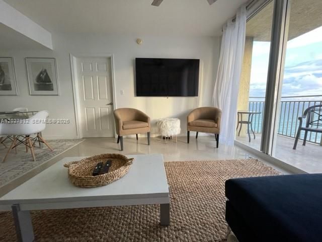 For Rent: $3,800 (2 beds, 2 baths, 1000 Square Feet)