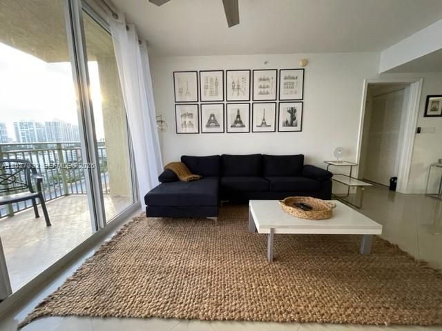 For Rent: $3,800 (2 beds, 2 baths, 1000 Square Feet)