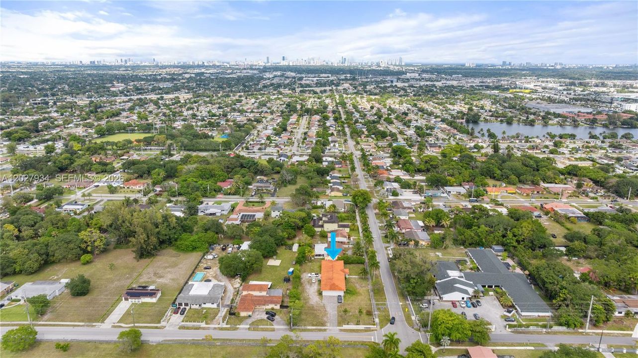 En Venta: $995,000 (5 camas, 3 baños, 3168 Pies cuadrados)
