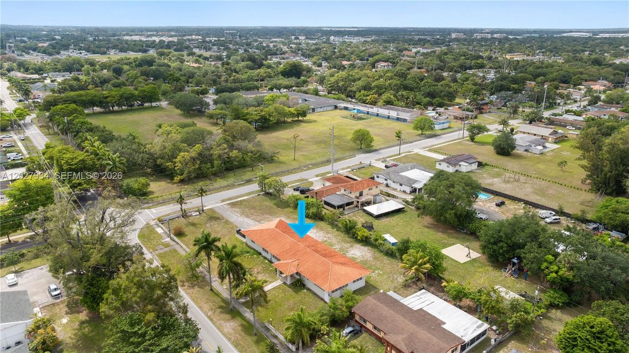 En Venta: $995,000 (5 camas, 3 baños, 3168 Pies cuadrados)