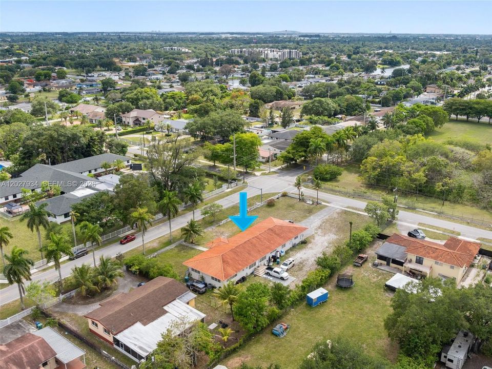 En Venta: $995,000 (5 camas, 3 baños, 3168 Pies cuadrados)