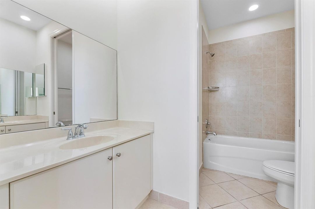 2392 Bellarosa Cir_062