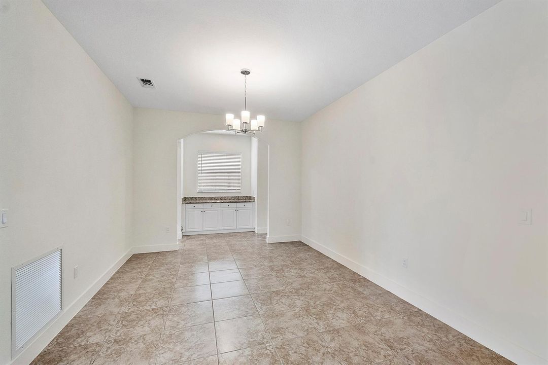 2392 Bellarosa Cir_032