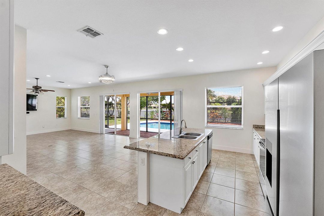 2392 Bellarosa Cir_036