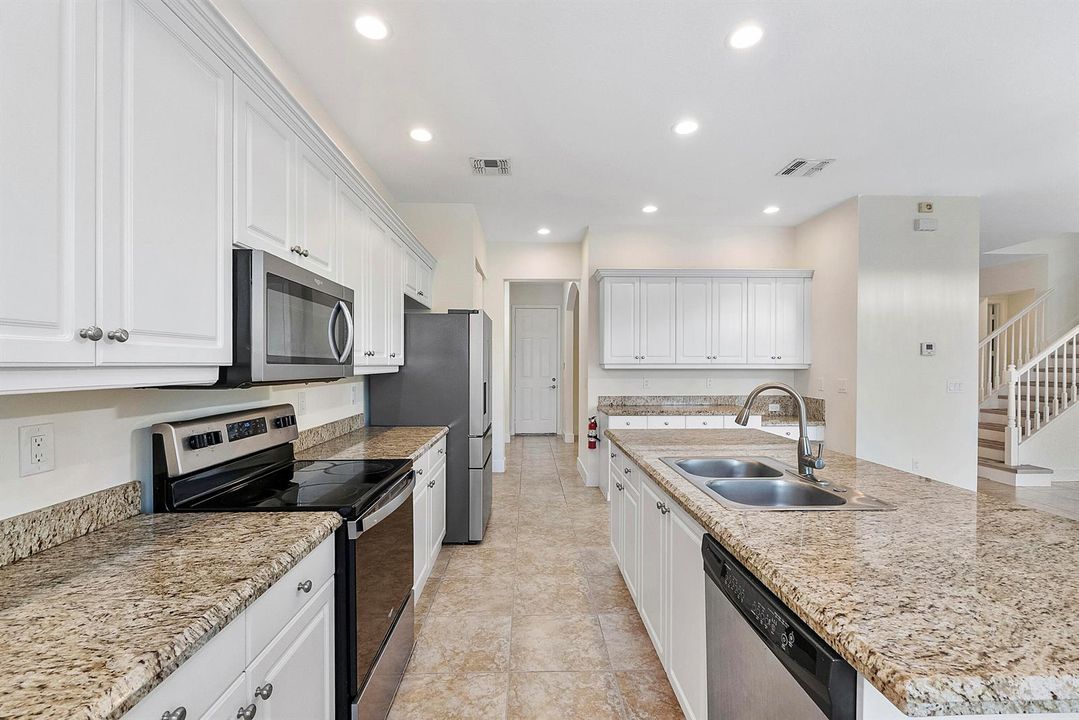 2392 Bellarosa Cir_040