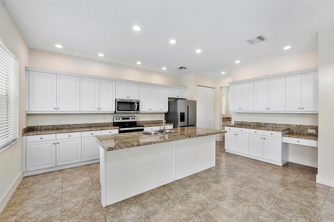 2392 Bellarosa Cir_039
