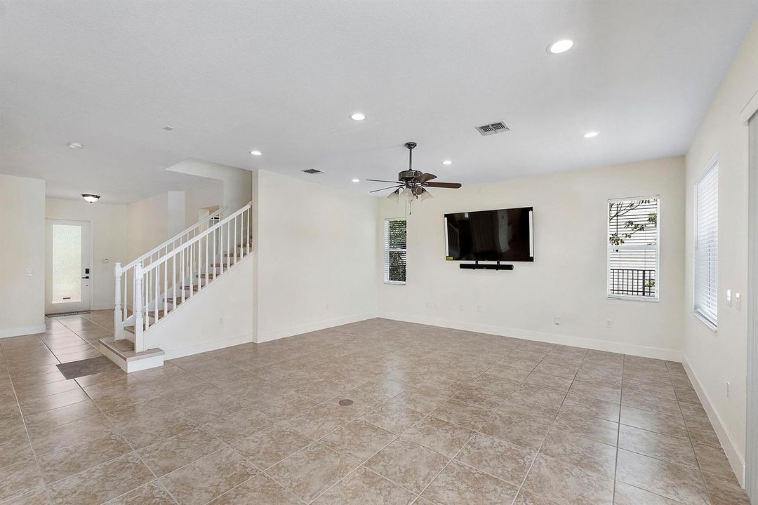 2392 Bellarosa Cir_046