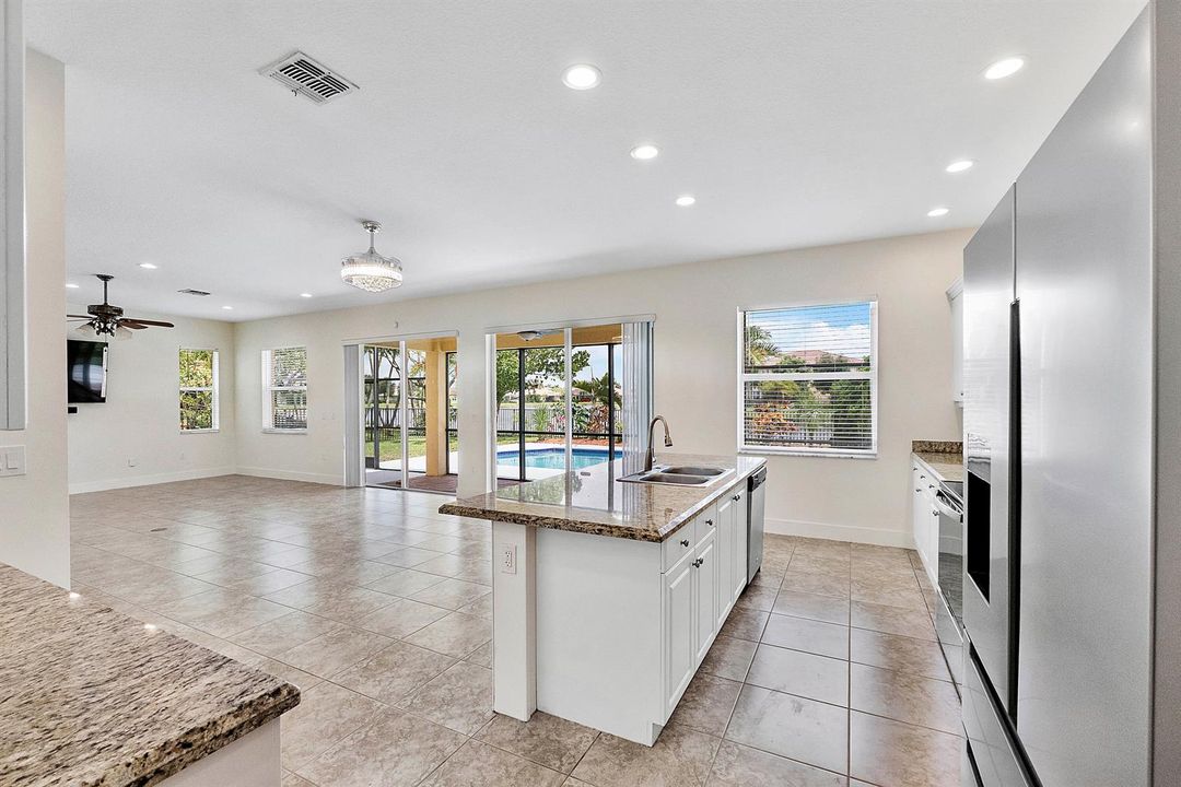 2392 Bellarosa Cir_035