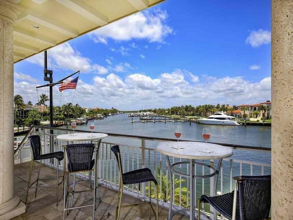 Yacht Club