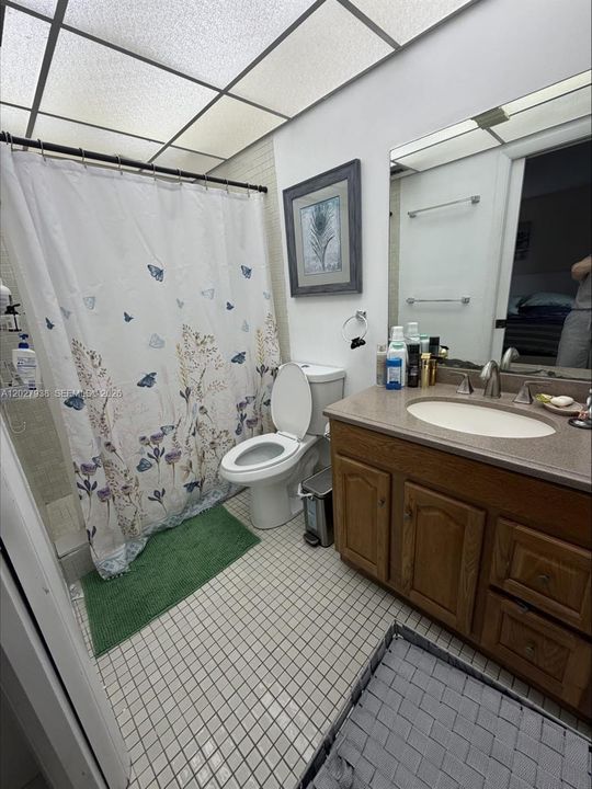 For Rent: $2,500 (2 beds, 2 baths, 985 Square Feet)