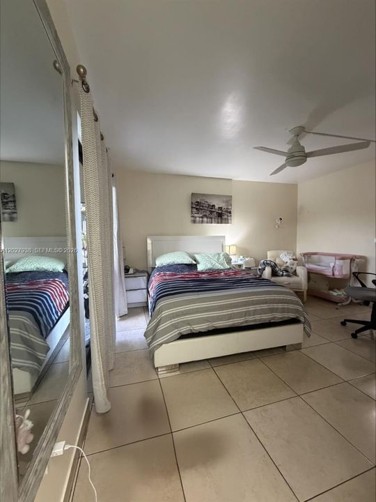 For Rent: $2,500 (2 beds, 2 baths, 985 Square Feet)