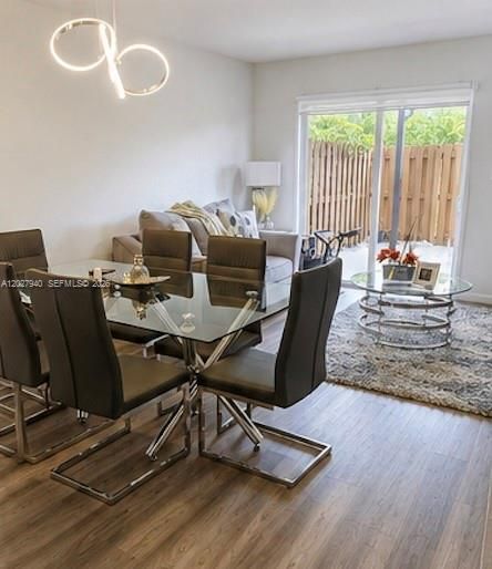 For Sale: $270,000 (2 beds, 1 baths, 1140 Square Feet)