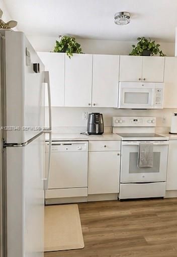 For Sale: $270,000 (2 beds, 1 baths, 1140 Square Feet)