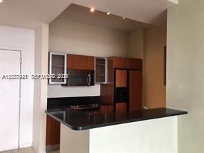 For Rent: $2,700 (2 beds, 2 baths, 1077 Square Feet)