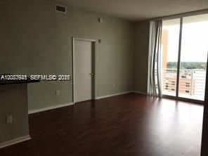 For Rent: $2,700 (2 beds, 2 baths, 1077 Square Feet)