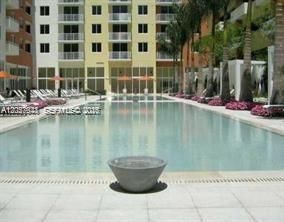 For Rent: $2,700 (2 beds, 2 baths, 1077 Square Feet)