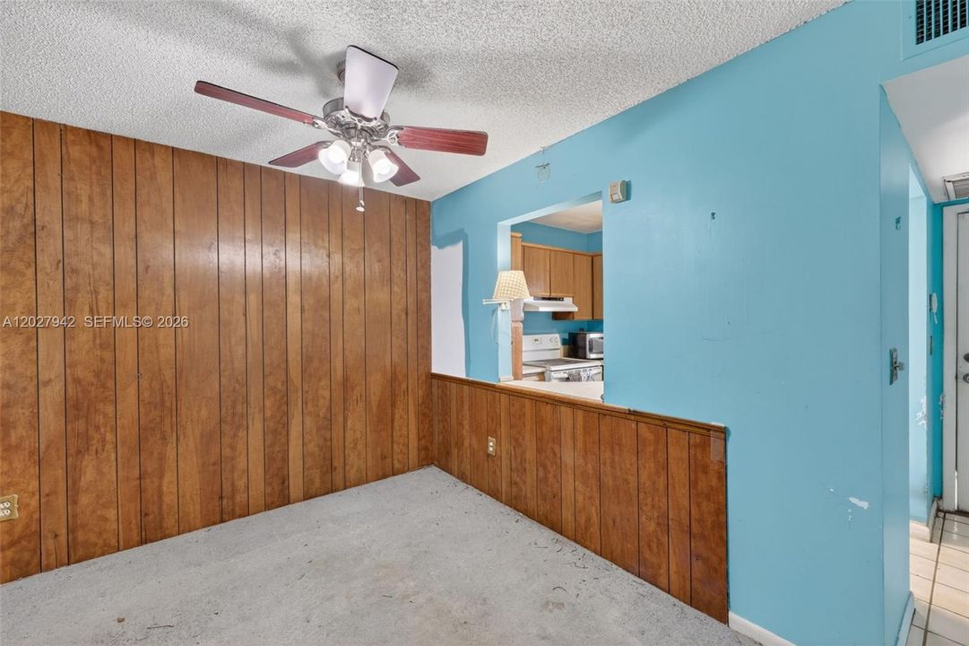Active With Contract: $244,000 (2 beds, 2 baths, 868 Square Feet)