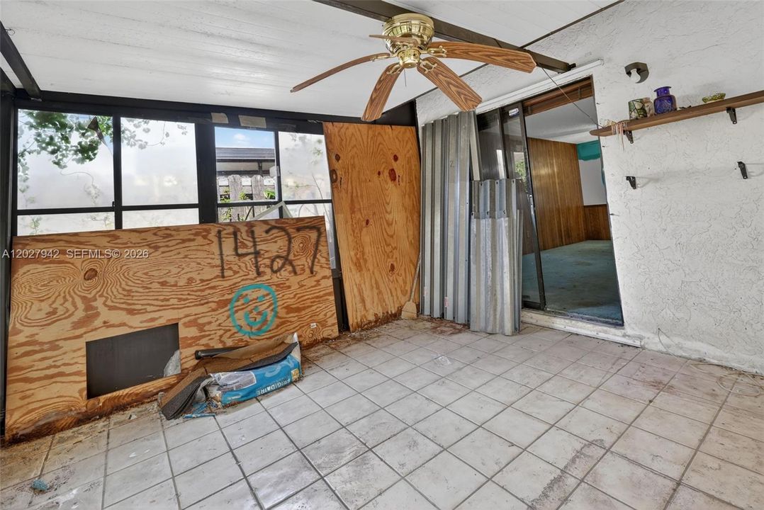 Active With Contract: $244,000 (2 beds, 2 baths, 868 Square Feet)